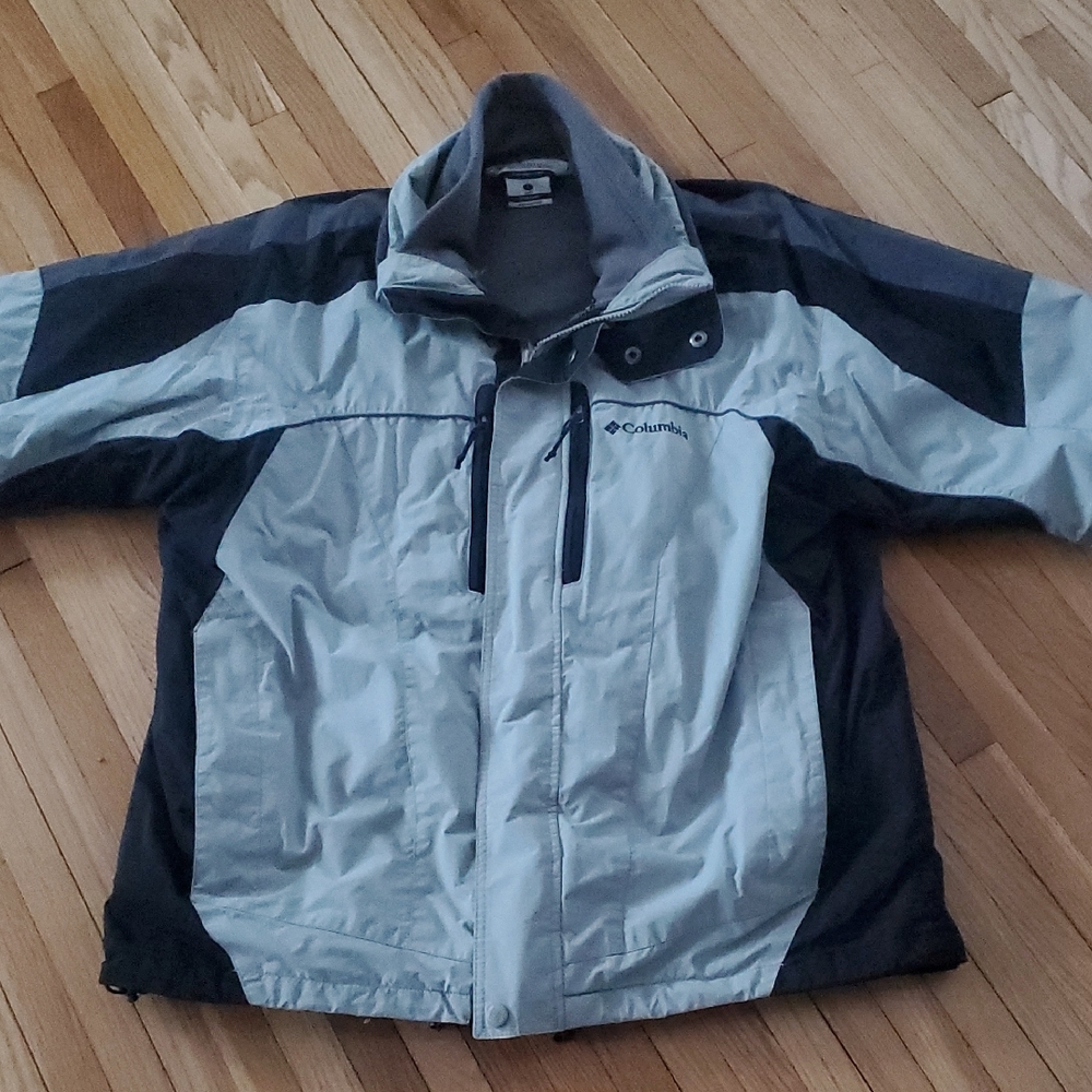 Columbia Men's Light Gray and Dark Charcoal Two-Tone Winter Jacket